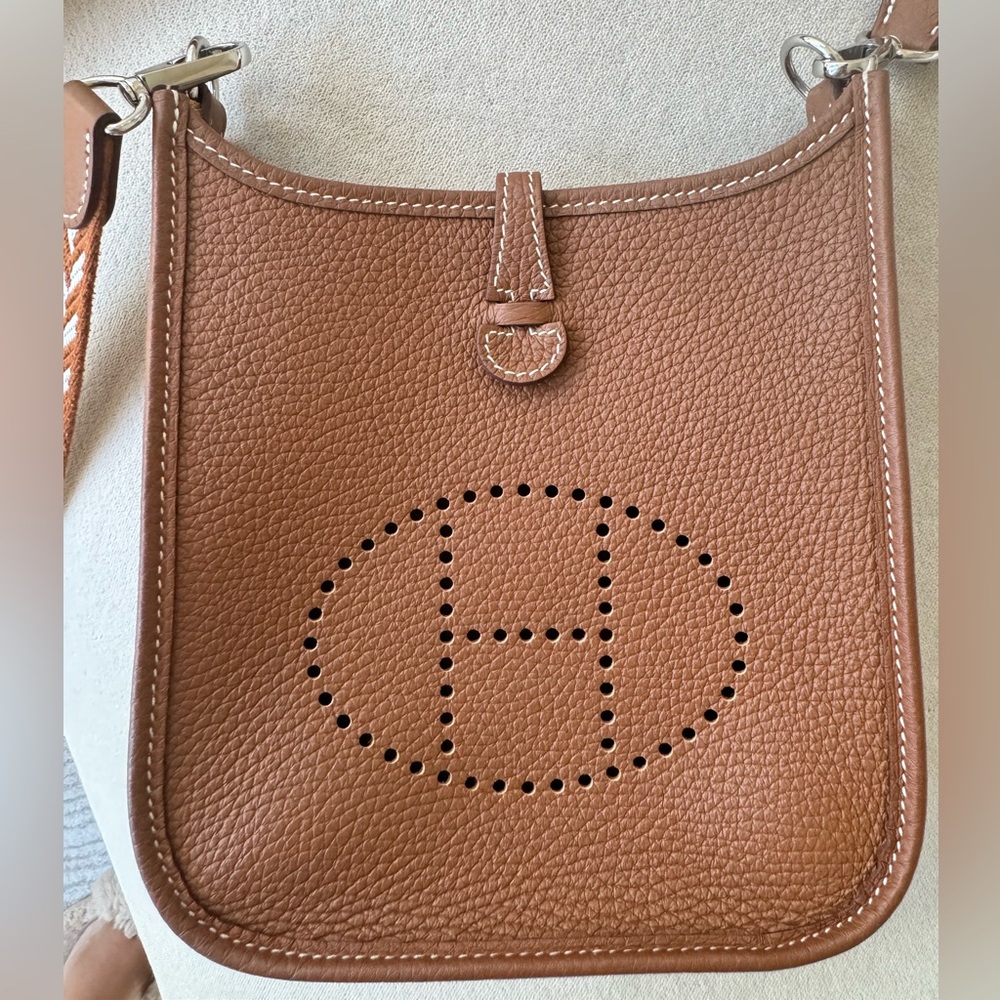Hermes Mini evelyn bag in gold 2023 - Picture 2 of 8